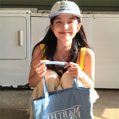 查理咬我手指